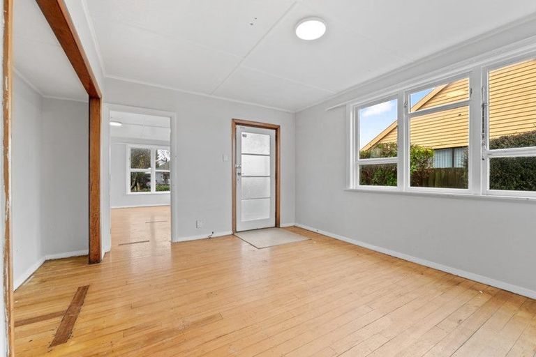 Photo of property in 30 Paddington Street, Northcote, Christchurch, 8052
