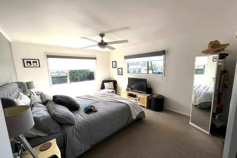 Photo of property in 2/287 Vipond Road, Stanmore Bay, Whangaparaoa, 0932