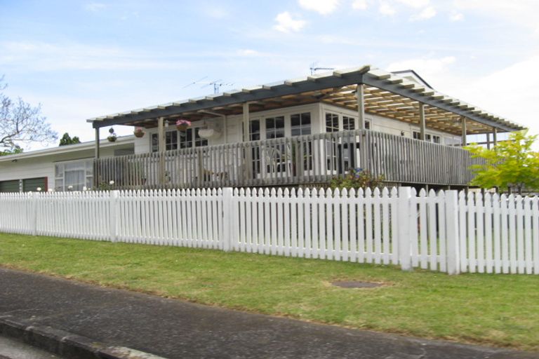 Photo of property in 10 Ngaio Avenue, Mangere Bridge, Auckland, 2022