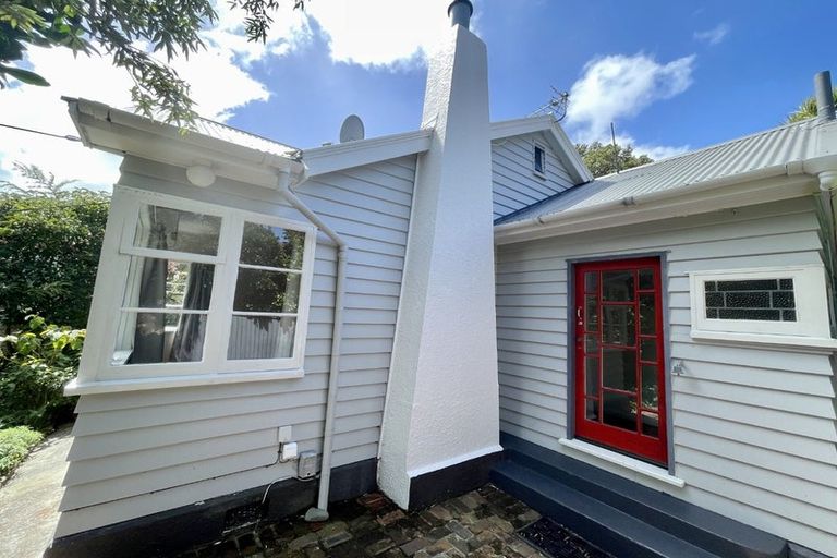 Photo of property in 27 Harland Street, Brooklyn, Wellington, 6021