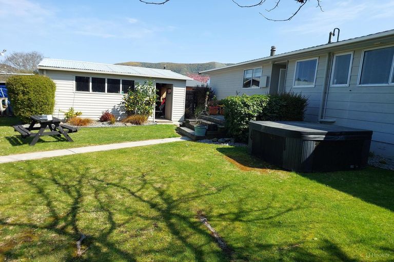Photo of property in 195 Queen Street, Waimate, 7924