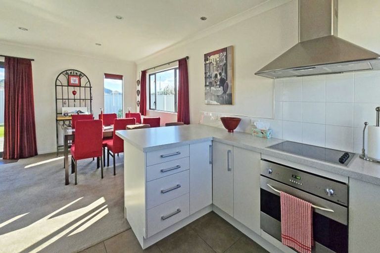 Photo of property in 16a Windsor Terrace, Taradale, Napier, 4112