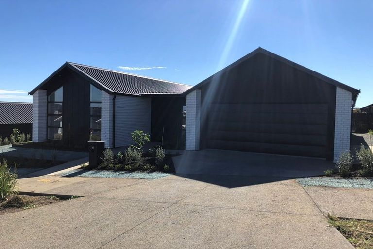 Photo of property in 2 Fetter Lane, Paerata, Pukekohe, 2124