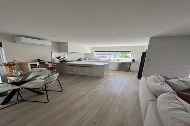 Photo of property in 28b Halberg Street, Glenfield, Auckland, 0629