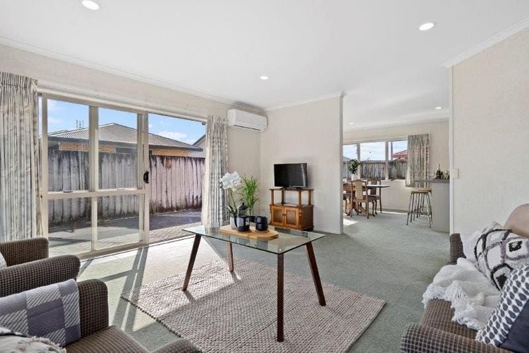 Photo of property in 15 Thistlewood Avenue, Hamilton East, Hamilton, 3216