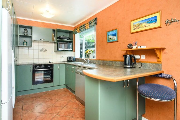 Photo of property in 1a Dunk Place, Milson, Palmerston North, 4414
