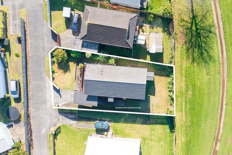 Photo of property in 2/19 Janese Place, Weymouth, Auckland, 2103