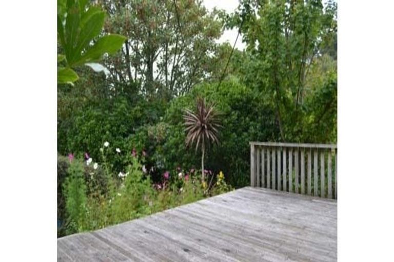 Photo of property in 2/106 Glenmore Street, Northland, Wellington, 6012