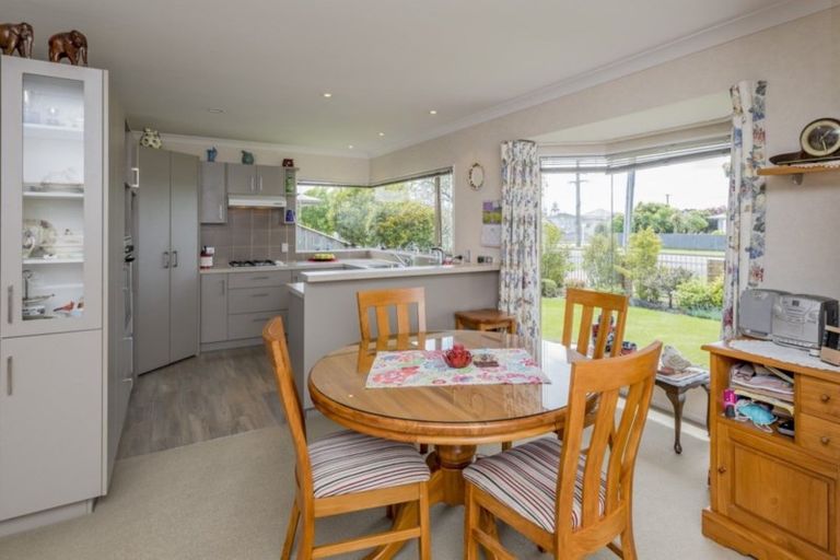 Photo of property in 91 Queen Street West, Levin, 5510