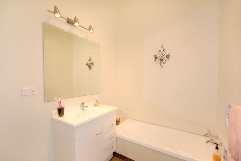 Photo of property in 202 Bay View Road, South Dunedin, Dunedin, 9012