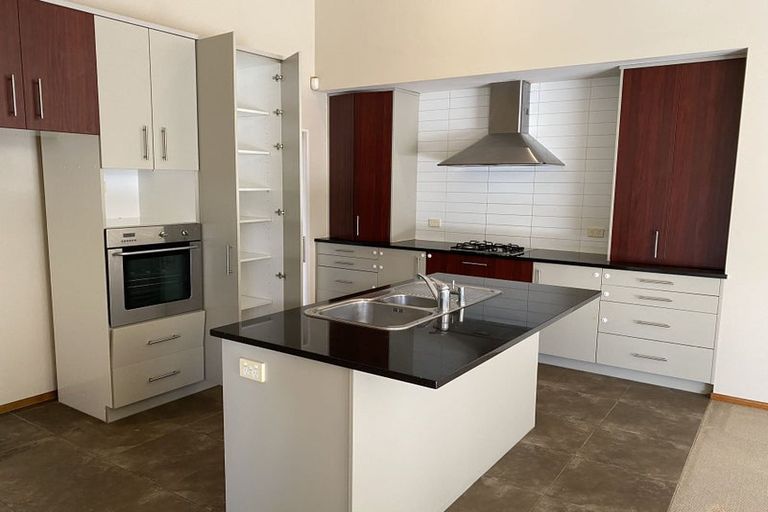 Photo of property in 2 Strundeen Close, Flat Bush, Auckland, 2016