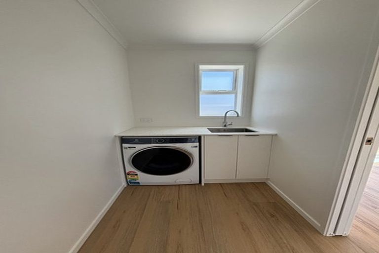 Photo of property in 56b Oxford Terrace, Epuni, Lower Hutt, 5011