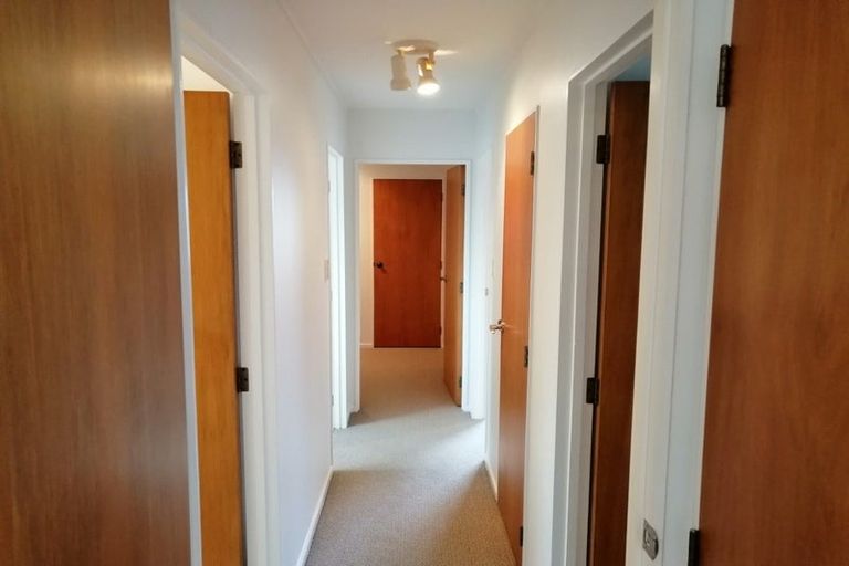 Photo of property in 1/11 Strabo Place, Windsor Park, Auckland, 0632