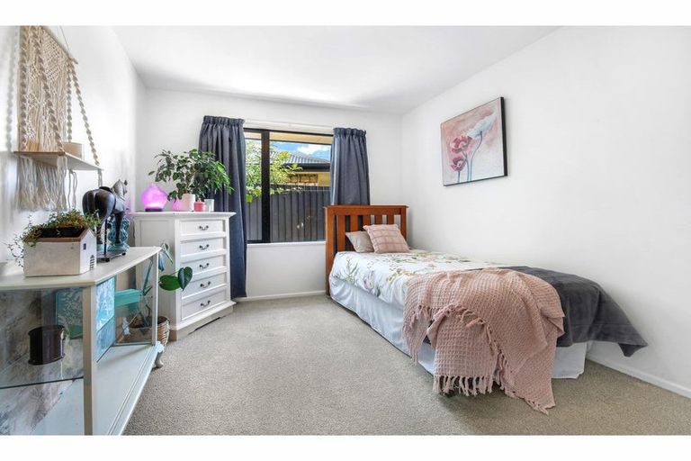 Photo of property in 44 Acacia Avenue, Rangiora, 7400