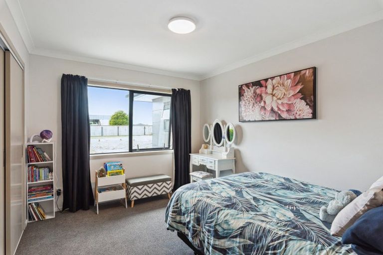 Photo of property in 53 Bruce Road, Levin, 5510