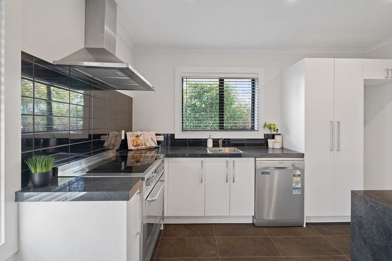 Photo of property in 58 Bentley Street, Russley, Christchurch, 8042