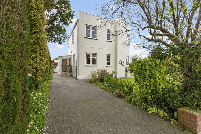 Photo of property in 212 Victoria Avenue, Hokowhitu, Palmerston North, 4410