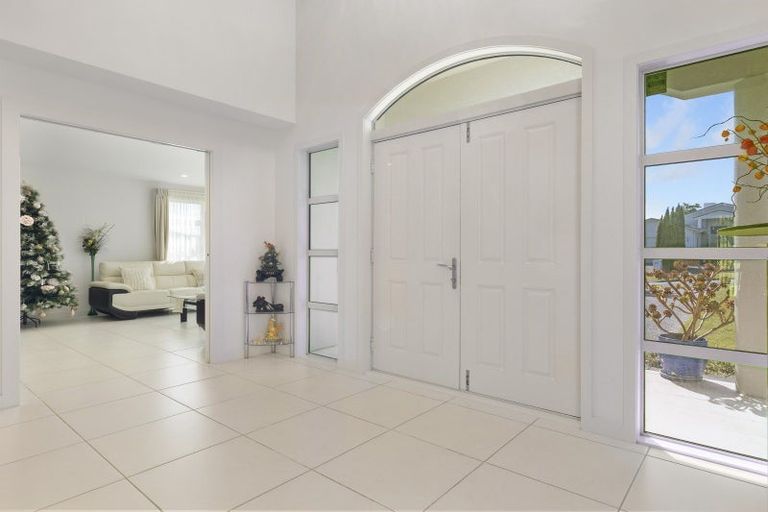 Photo of property in 28 Magnolia Rise, Waipahihi, Taupo, 3330