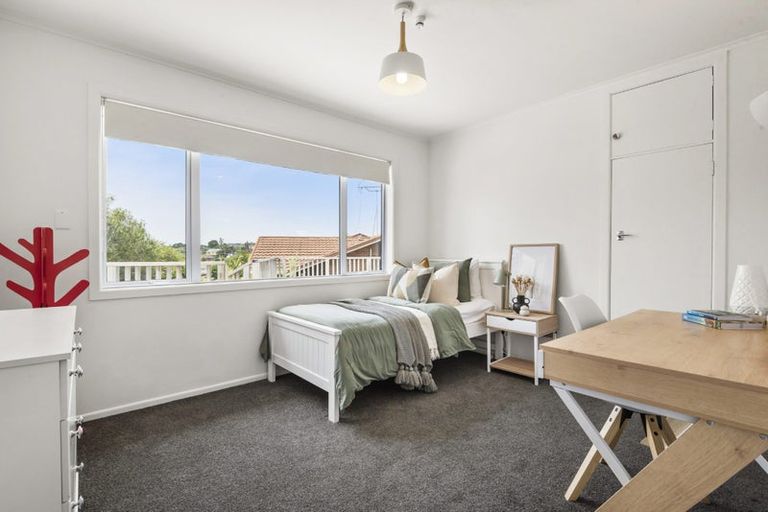 Photo of property in 2/40 Hebron Road, Waiake, Auckland, 0630