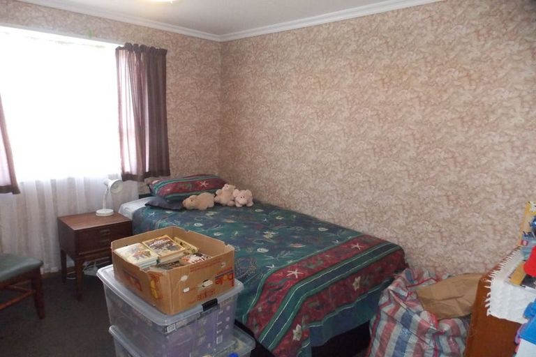 Photo of property in 122 Benmore Avenue, Cloverlea, Palmerston North, 4412