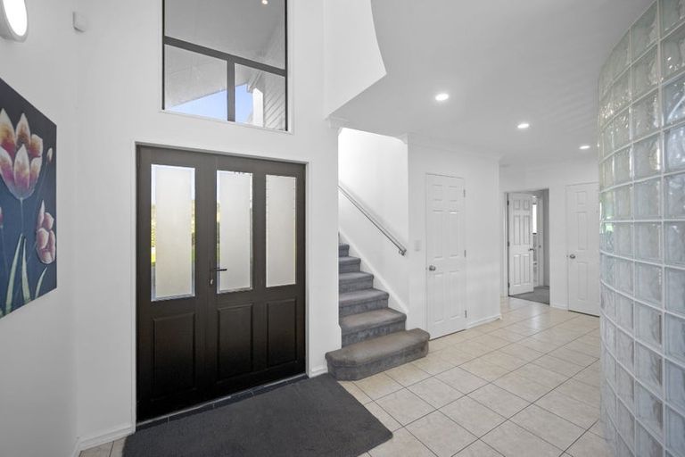 Photo of property in 384 Pine Valley Road, Dairy Flat, Silverdale, 0992