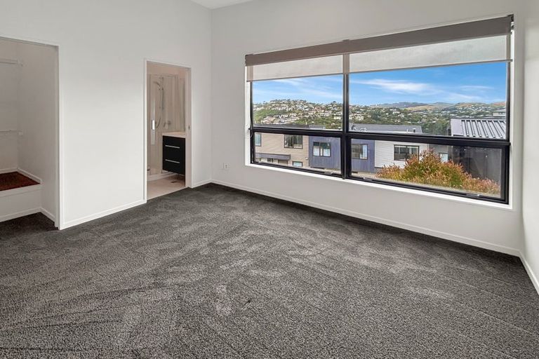 Photo of property in 62 Spenmoor Street, Newlands, Wellington, 6037