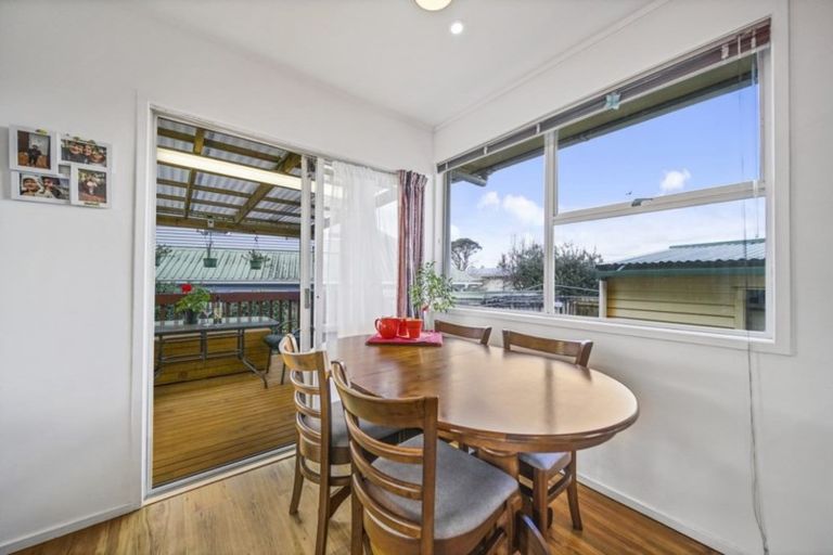 Photo of property in 54a Walworth Avenue, Pakuranga Heights, Auckland, 2010