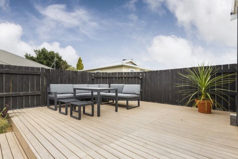 Photo of property in 19 Carlisle Street, Milson, Palmerston North, 4414