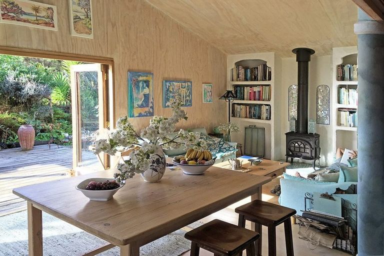 Photo of property in 76 Top Town Place, Coromandel, 3506