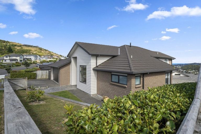 Photo of property in 81 Endeavour Drive, Whitby, Porirua, 5024