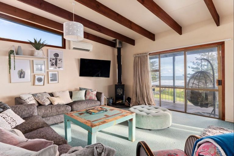 Photo of property in 15 Makorori Beach Road, Makorori, Gisborne, 4073