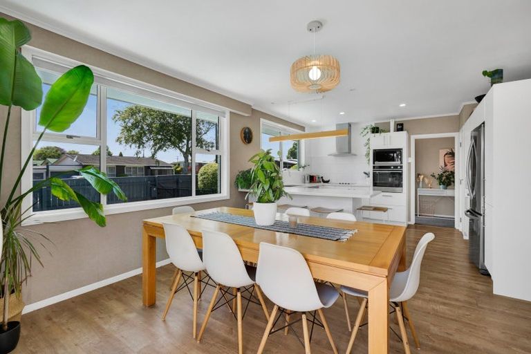 Photo of property in 64 Nevada Drive, Merrilands, New Plymouth, 4312