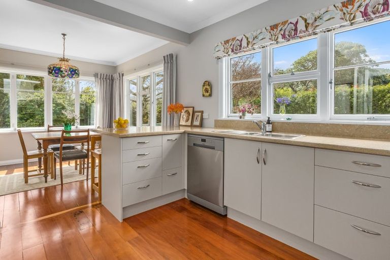 Photo of property in 31-33 Karu Crescent, Waikanae, 5036