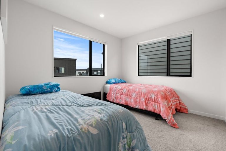 Photo of property in 18 Parahau Road, Papakura, 2110