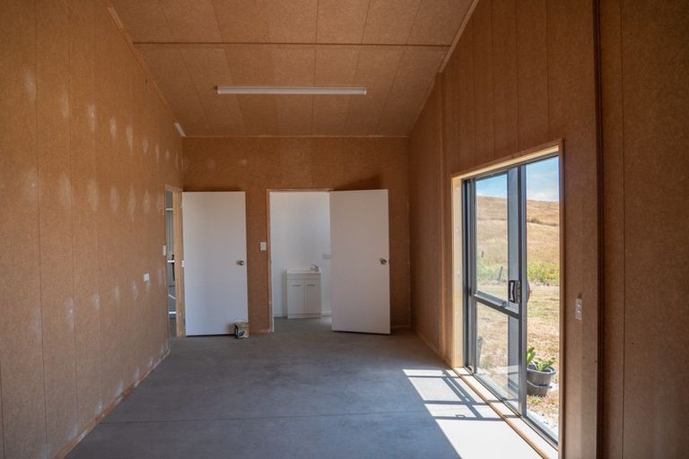 Photo of property in 14 Spicer Road, Cable Bay, 0420