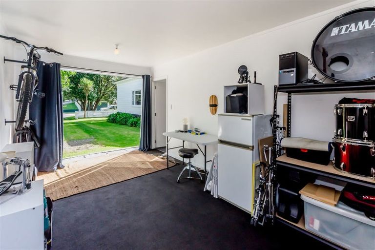 Photo of property in 10 Tilley Road, Paekakariki, 5034