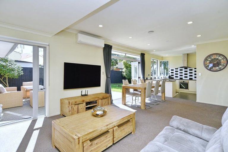 Photo of property in 3 Puhara Avenue, Parklands, Christchurch, 8083