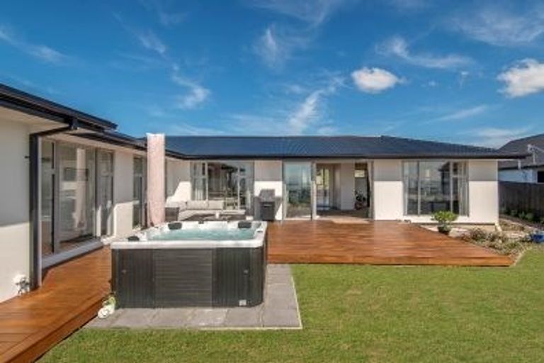 Photo of property in 94 Ravensdale Rise, Westmorland, Christchurch, 8025