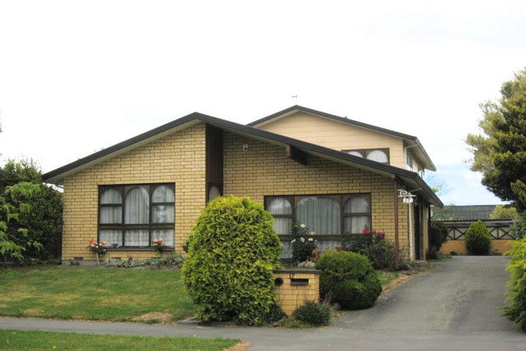 Photo of property in 17 Hawkswood Place, Avonhead, Christchurch, 8042