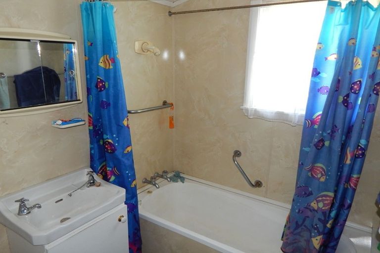 Photo of property in 18 Gibson Street, Ross, 7812