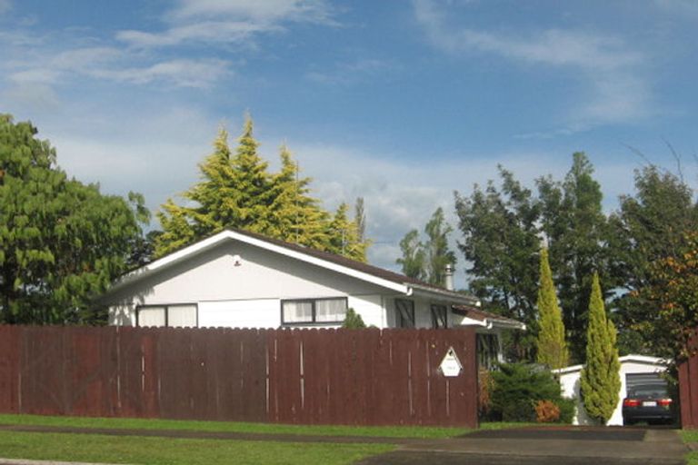 Photo of property in 143 Aviemore Drive, Highland Park, Auckland, 2010