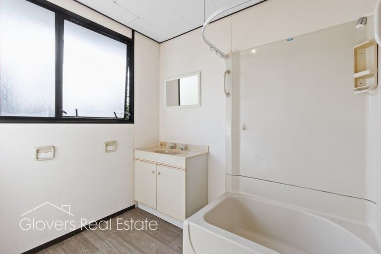 Photo of property in 1/11 Kahikatea Place, Ranui, Auckland, 0612