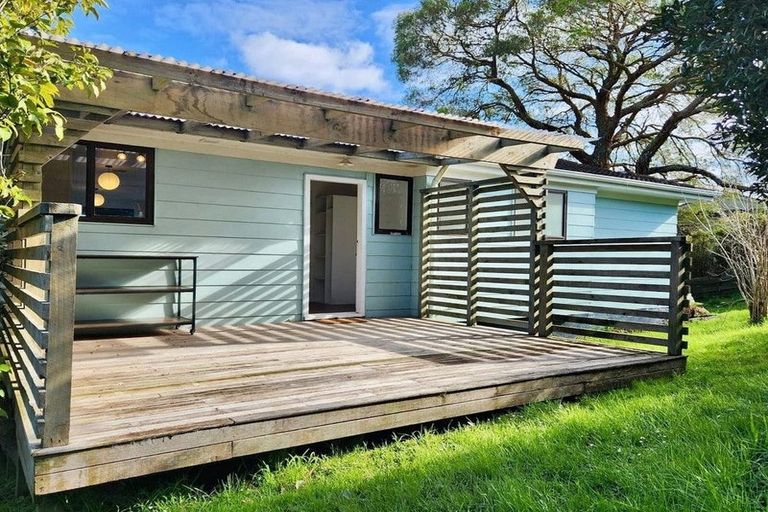 Photo of property in 87 Solar Road, Glen Eden, Auckland, 0602