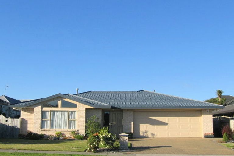 Photo of property in 35 Realm Drive, Paraparaumu, 5032