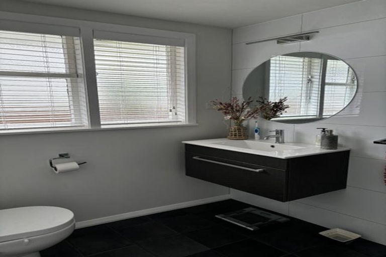 Photo of property in 127 Upper Fitzherbert Road, Wainuiomata, 5373