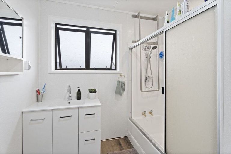 Photo of property in 14 Oberon Street, Stratford, 4332