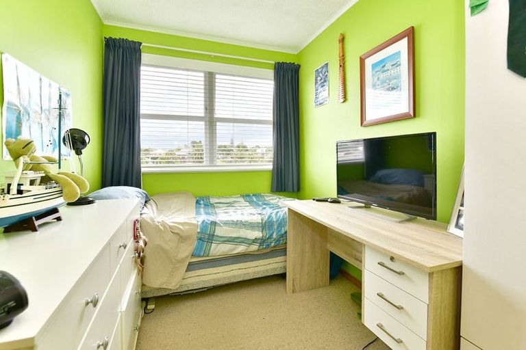 Photo of property in 16 Sundown Avenue, Manly, Whangaparaoa, 0930