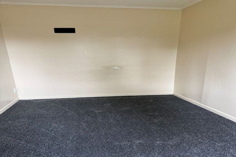 Photo of property in 109 Woodglen Road, Glen Eden, Auckland, 0602