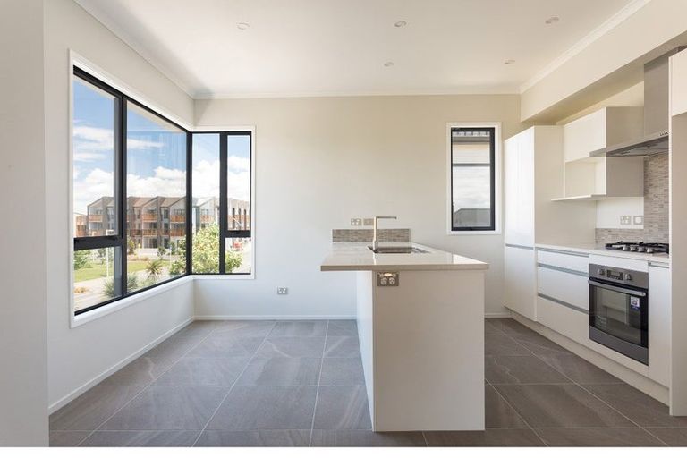 Photo of property in 162 Hobsonville Point Road, Hobsonville, Auckland, 0616