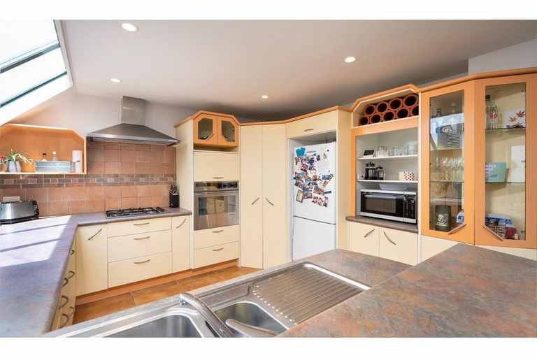 Photo of property in 229b Mount Pleasant Road, Mount Pleasant, Christchurch, 8081